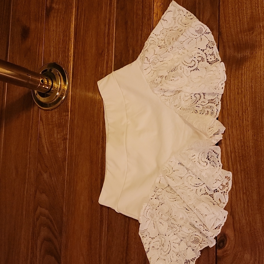 White lace ruffle pole dance bottoms Small